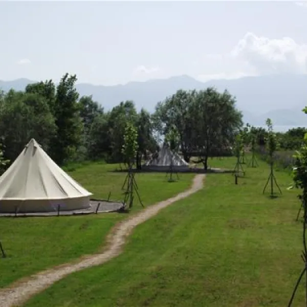 camping-lake-shkodra-resort-albania-omaregrile-vrake-iosff