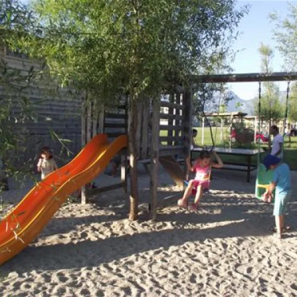 camping-lake-shkodra-resort-albania-omaregrile-vrake-izdzq