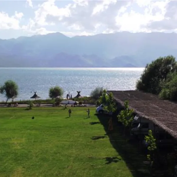 camping-lake-shkodra-resort-albania-omaregrile-vrake-kg8bp