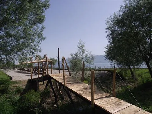 camping-lake-shkodra-resort-albania-omaregrile-vrake-m4wa0
