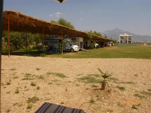 camping-lake-shkodra-resort-albania-omaregrile-vrake-maiau
