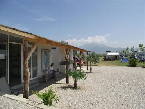 camping-lake-shkodra-resort-albania-omaregrile-vrake-o7lrn