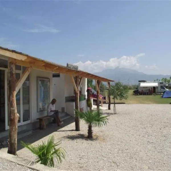 camping-lake-shkodra-resort-albania-omaregrile-vrake-o7lrn