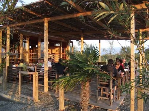 camping-lake-shkodra-resort-albania-omaregrile-vrake-y52dp
