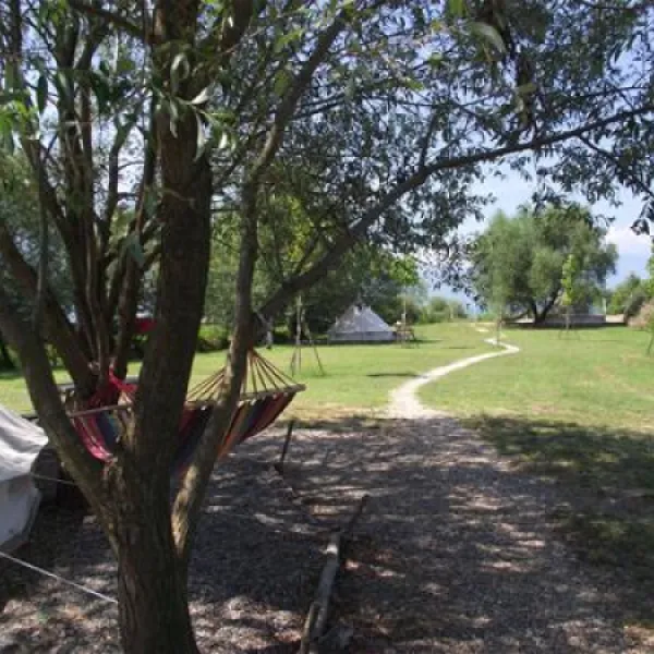 camping-lake-shkodra-resort-albania-omaregrile-vrake-yashb