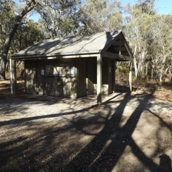 teddington-resevoir-campground-stuart-mill-lvlfk