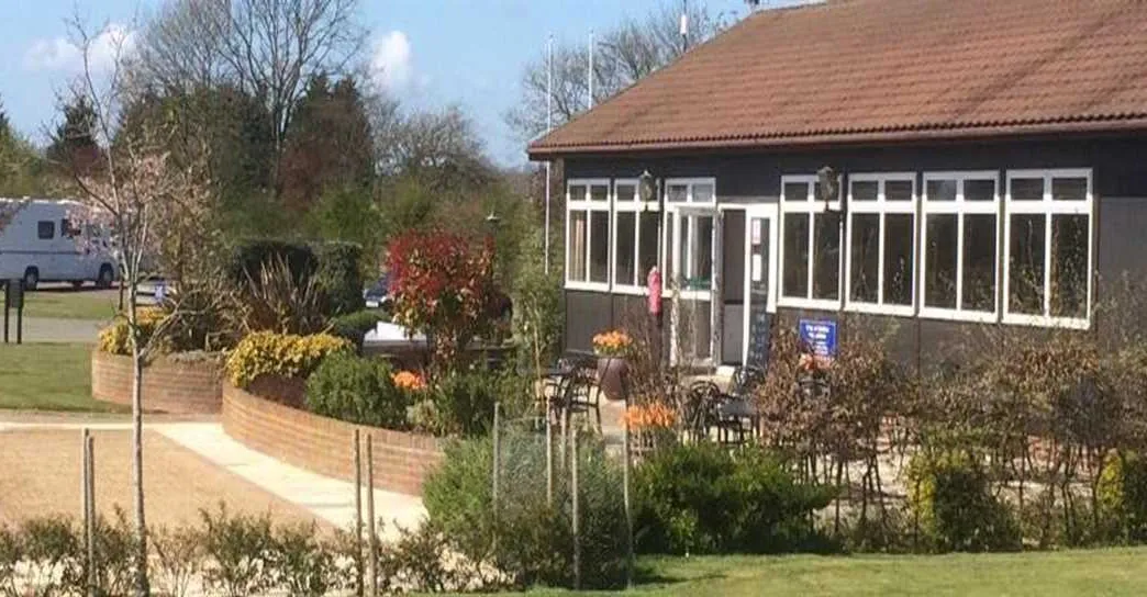 cakes-and-ale-park-theberton-gy9yp