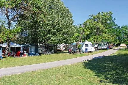 camping-chamarges-drme-bmoat