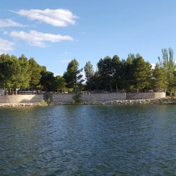 lake-caspe-camping-zaragoza-g6une