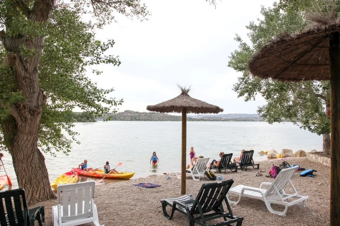 lake-caspe-camping-zaragoza-utjxo