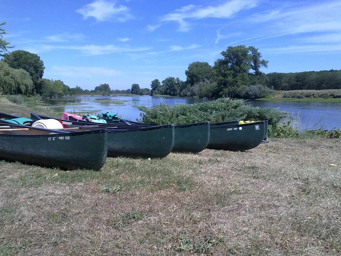 camping-municipal-du-gue-de-loire-diou-aobkn