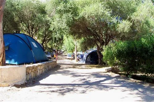 camping-bodri-corbara-ugyzr