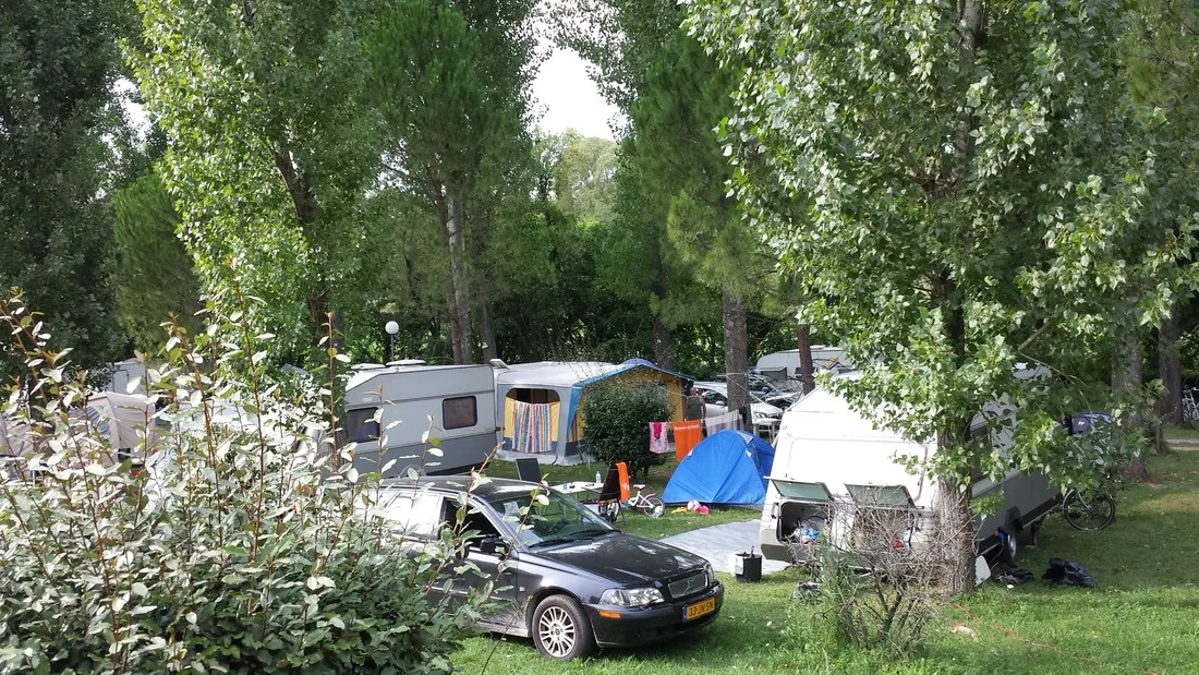 camping-le-graniers-monoblet-i7pd5