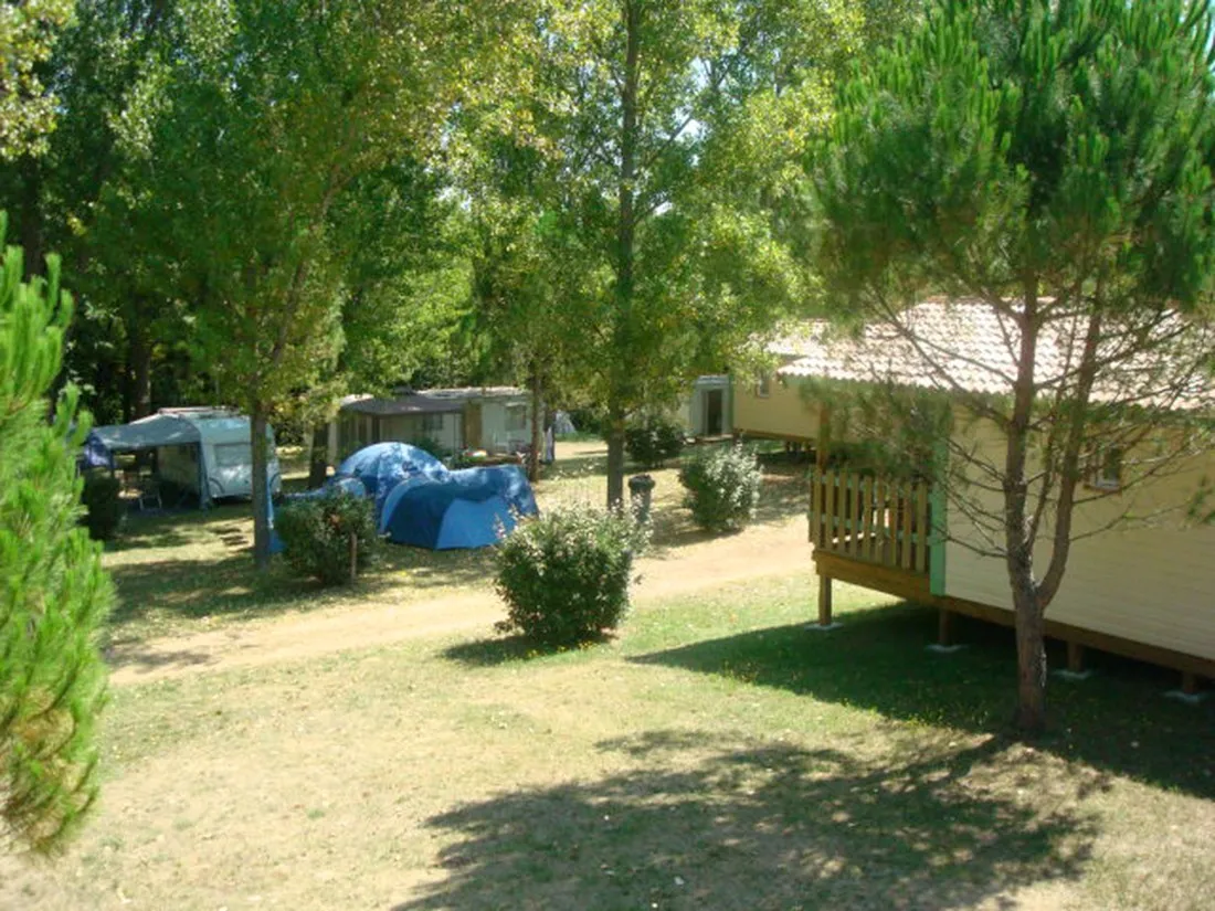 camping-le-graniers-monoblet-vvkuu
