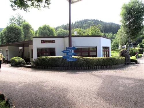 camping-clausensee-waldfischbachburgalben-aloie