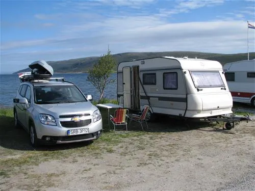olderfjord-hotel-russenes-camping-as-russenes-fjihm