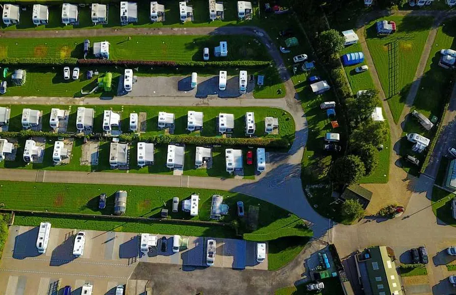 laneside-caravan-park-hope-jbovm