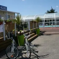 camping-flower-du-golf-saint-jean-de-la-rivire-pds7v