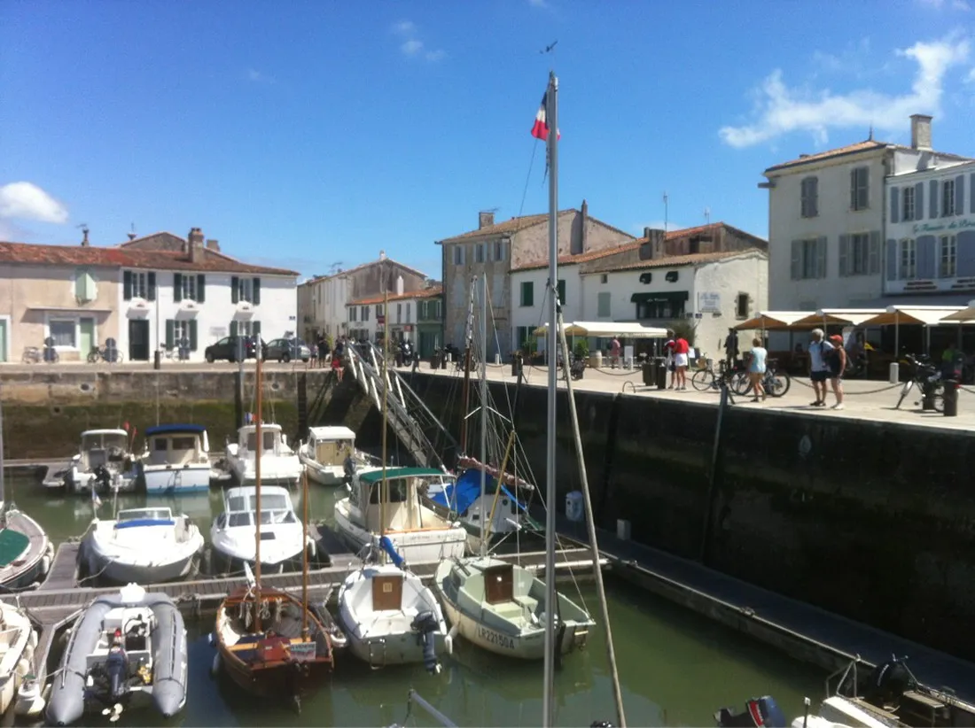 flower-camping-bel-air-la-flotte-en-r-xtkld