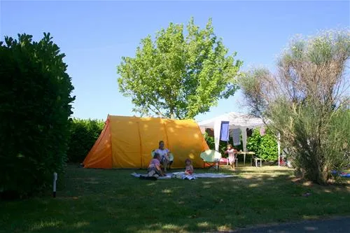 camping-domaine-saintlaurent-montferrand-aglek
