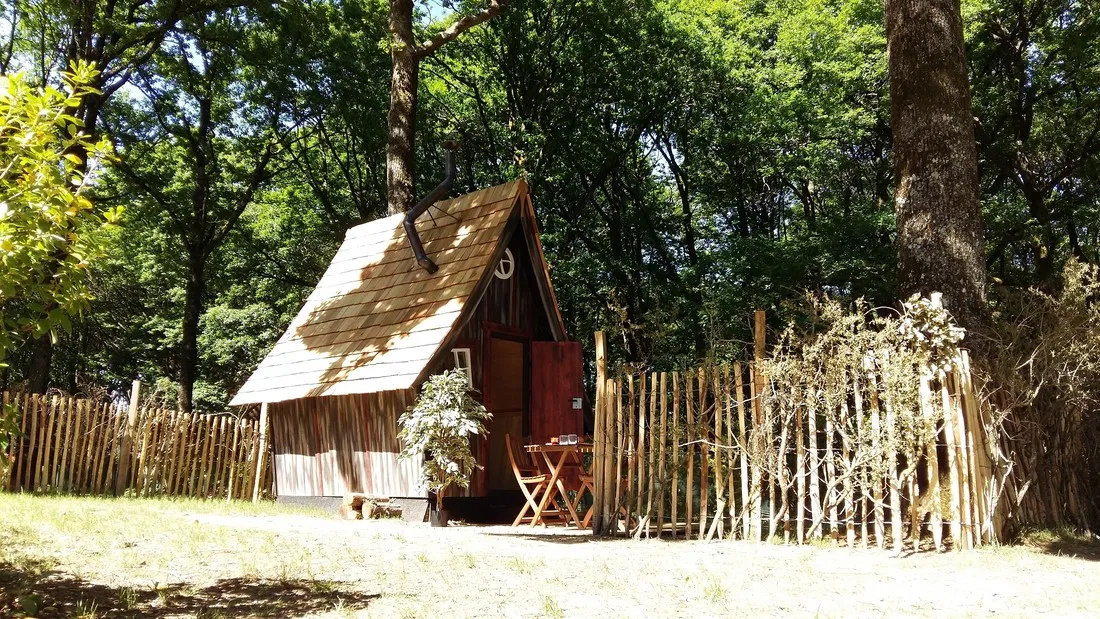 camping-du-lac-de-la-tricherie-mesnard-la-barotire-xuybm