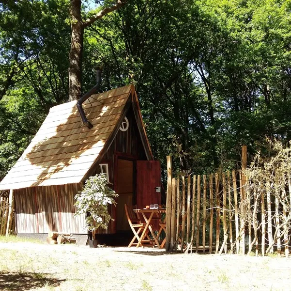 camping-du-lac-de-la-tricherie-mesnard-la-barotire-xuybm