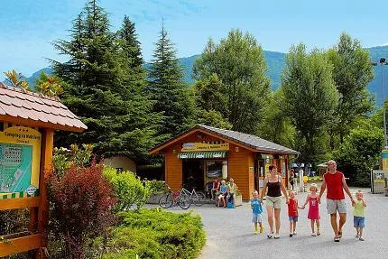 campole-la-nublire-hautesavoie-kdk7k