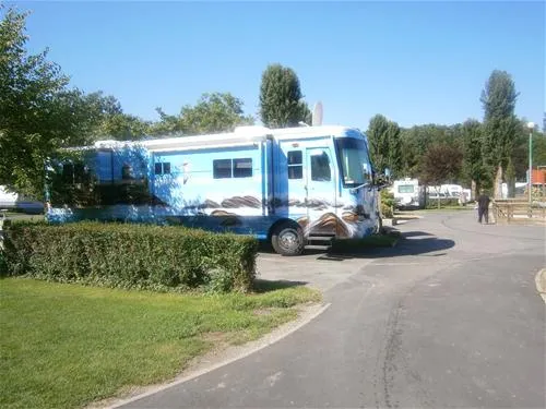 camping-paris-beau-village-villiers-sur-orge-5uorz