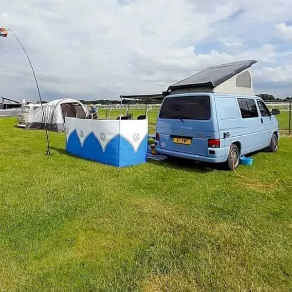 stratford-touring-park-stratforduponavon-siojy