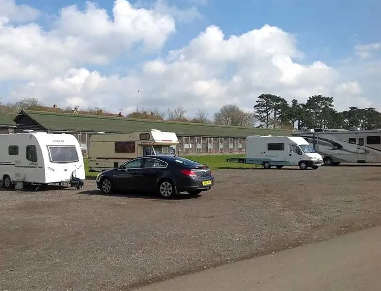stratford-touring-park-stratforduponavon-uqmjj