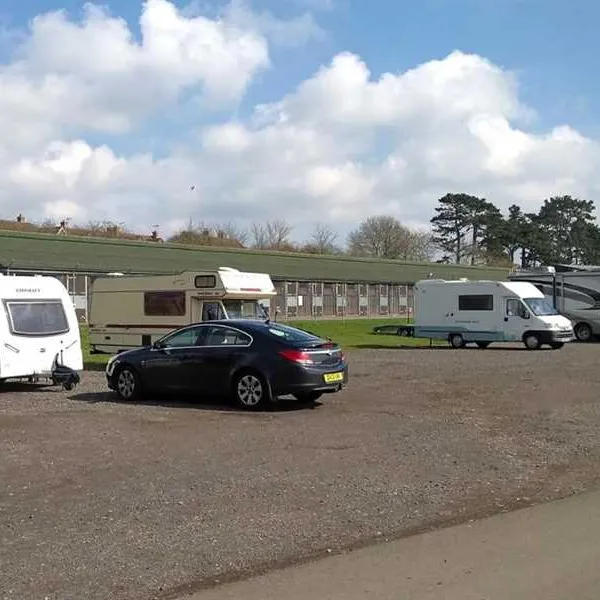 stratford-touring-park-stratforduponavon-uqmjj