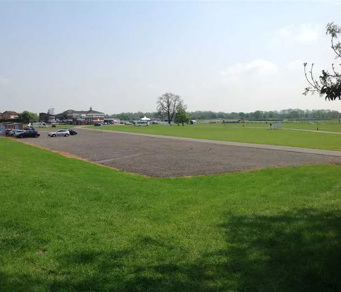 stratford-touring-park-stratforduponavon-uwirv