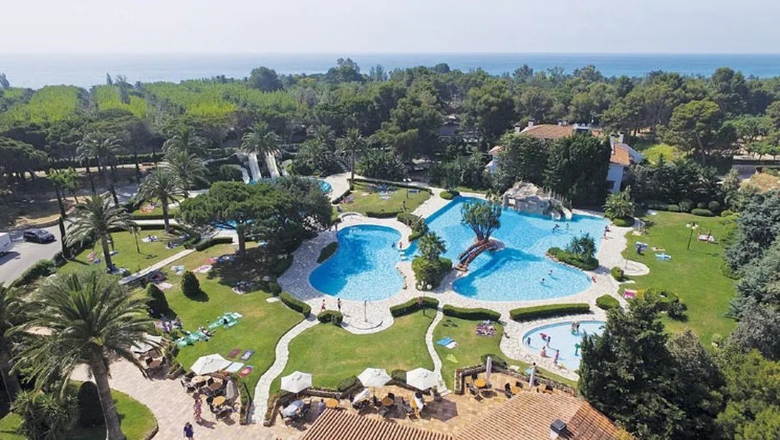 playa-montroig-camping-resort-montroig-del-camp-e1nwg