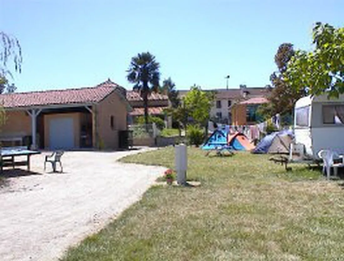camping-municipal-le-madiran-madiran-lnlfr