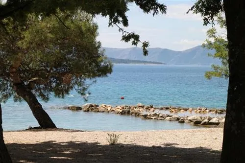 camping-njivice-njivice-5xeew