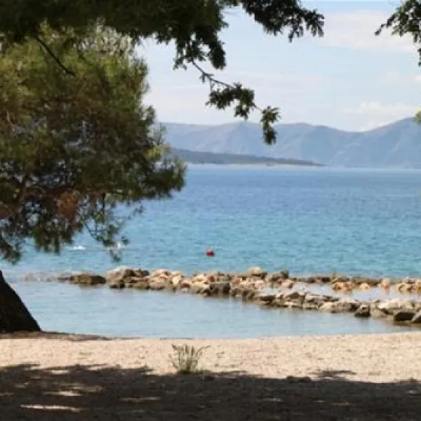 camping-njivice-njivice-5xeew