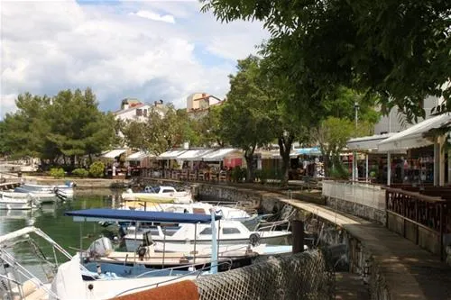 camping-njivice-njivice-61a1m