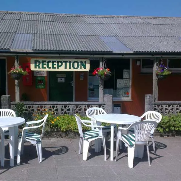 tower-park-caravans-and-camping-penzance-kbziy