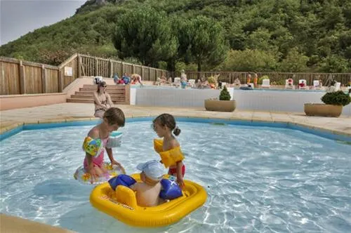 camping-maisonneuve-dordogne-castelnaud-la-chapelle-is6ll
