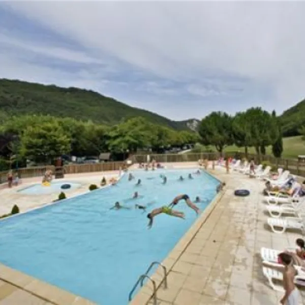 camping-maisonneuve-dordogne-castelnaud-la-chapelle-p4h4m
