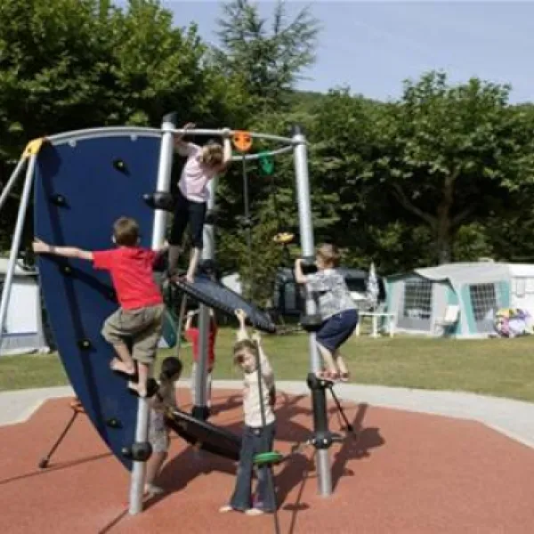 camping-maisonneuve-dordogne-castelnaud-la-chapelle-tgszg