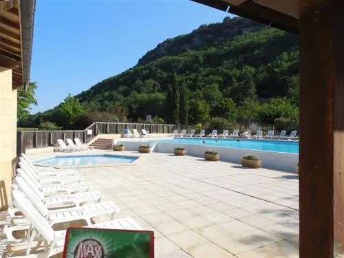 camping-maisonneuve-dordogne-castelnaud-la-chapelle-xsuca