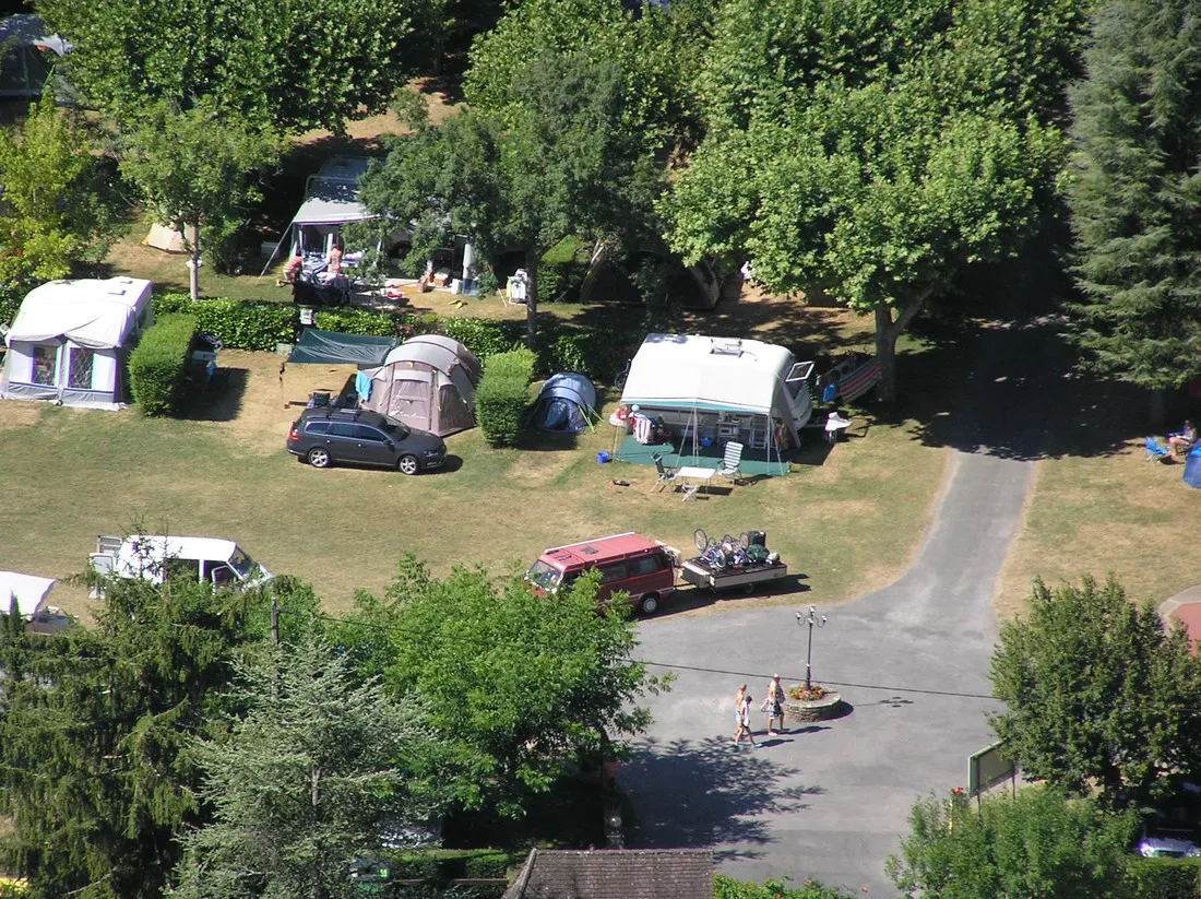 camping-maisonneuve-dordogne-castelnaud-la-chapelle-yzicd