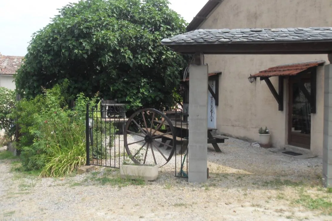 ferme-auberge-du-caillol-m-francis-blanc-salles-nttd1