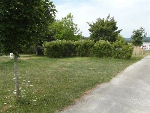camping-municipal-du-lac-villegusien-le-lac-2a6js