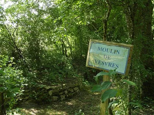 camping-municipal-du-lac-villegusien-le-lac-4wdrv