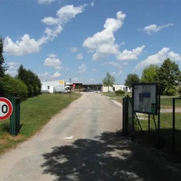 camping-municipal-du-lac-villegusien-le-lac-6viq2
