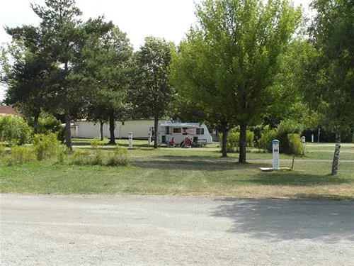camping-municipal-du-lac-villegusien-le-lac-cwxhs