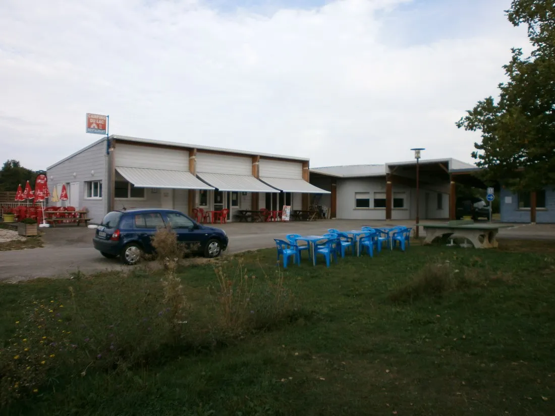 camping-municipal-du-lac-villegusien-le-lac-fvkgw