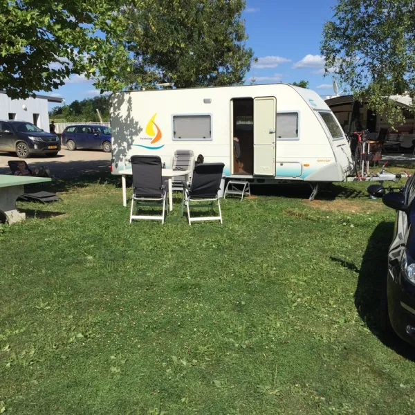 camping-municipal-du-lac-villegusien-le-lac-g9sh1